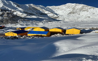 Baruntse Base Camp